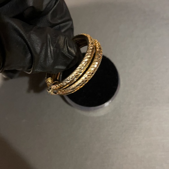 14kt gold women’s hoops - Picture 5 of 6